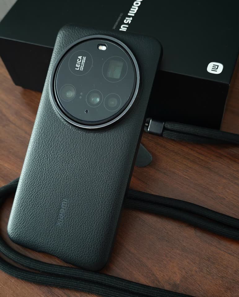 Prodajem telefon Xiaomi 15 Ultra Black 16/512 GB