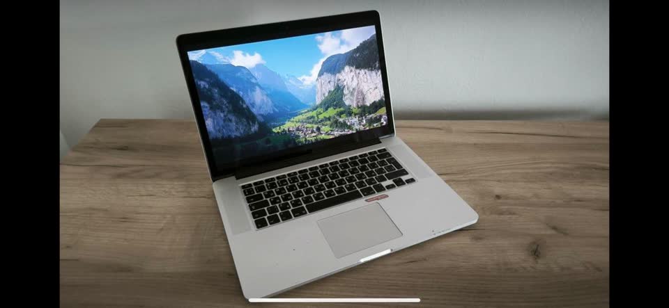 Продам MacBook Pro 15" (2015 год)