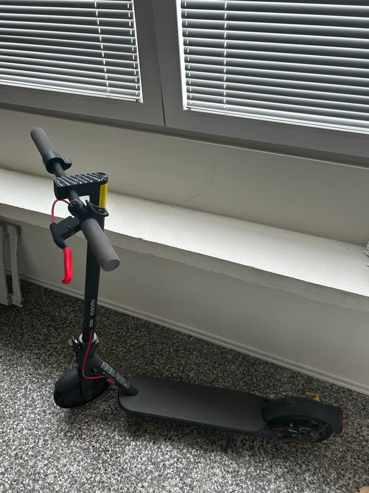 Продается Xiaomi Mi Electric Scooter 4