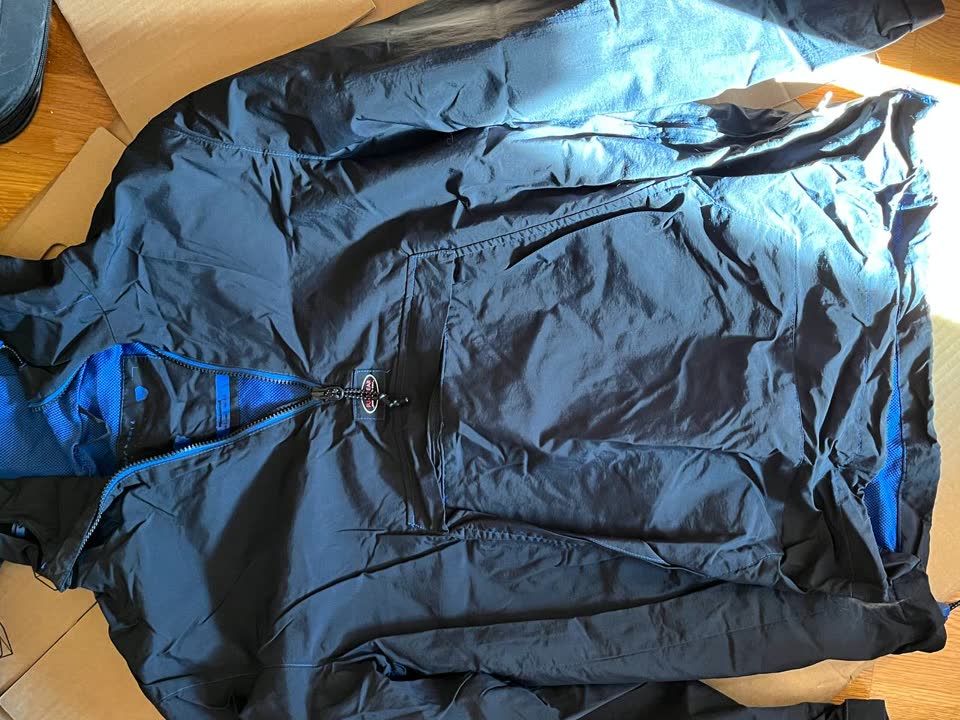 Анорак Pull&Bear из Австрии