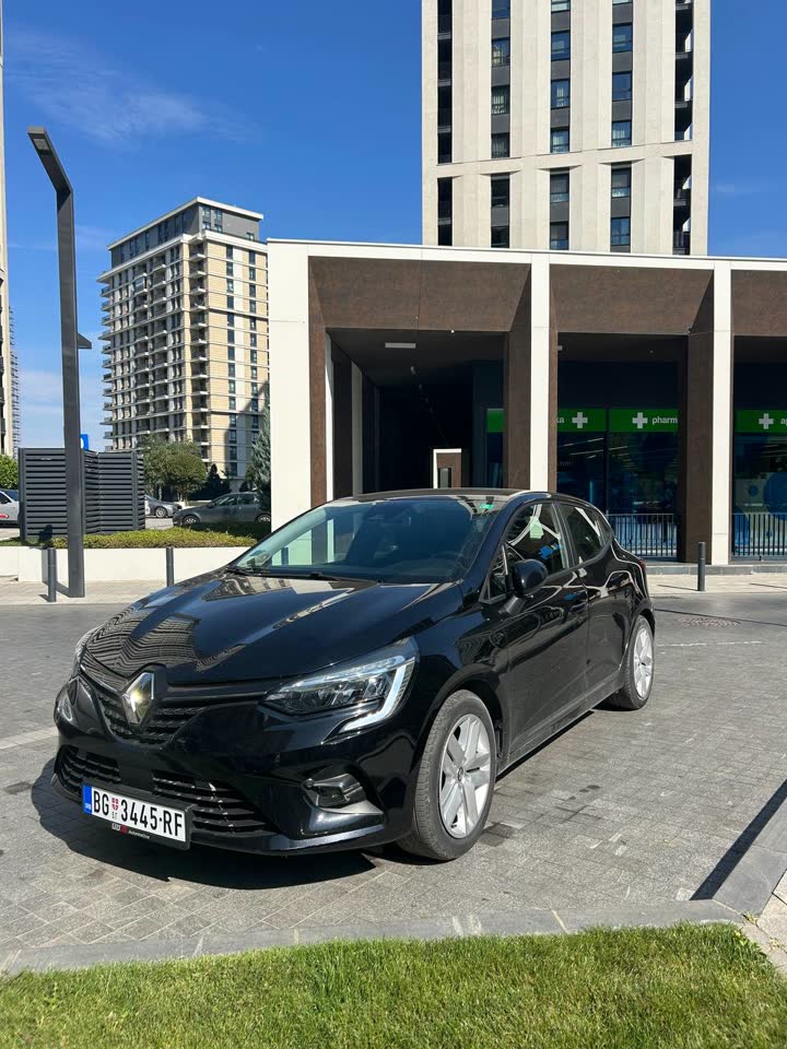 Renault Clio E-Tech za iznajmljivanje