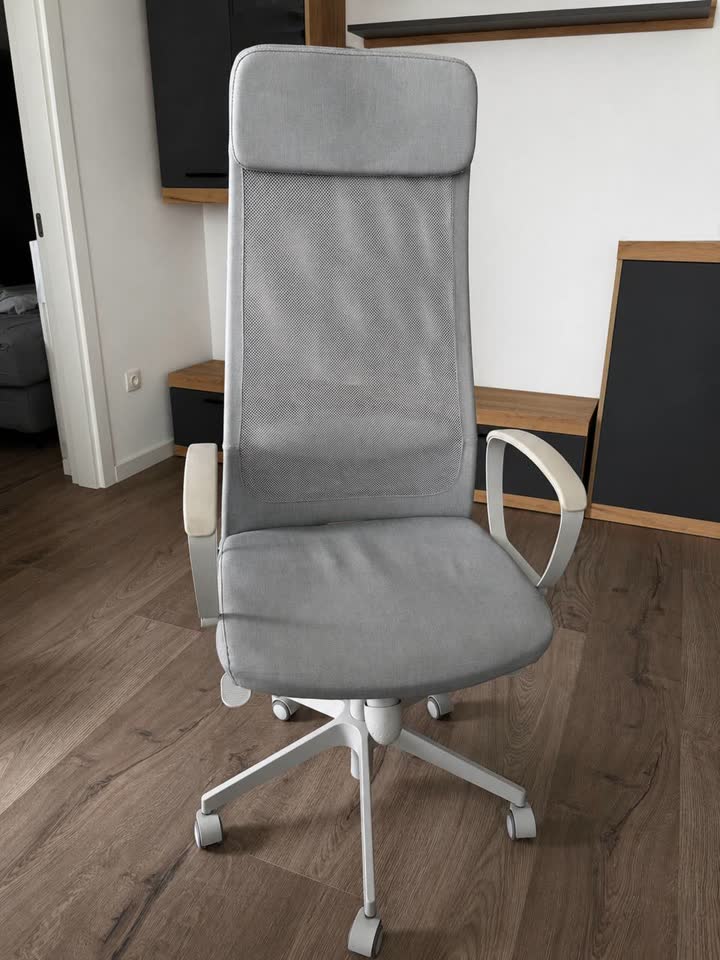 IKEA MARKUS fotelja i oslonac za noge IKEA