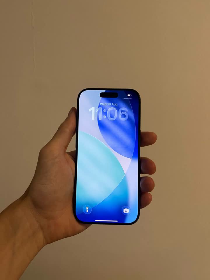 iPhone 17 pro Deep Blue 256gb