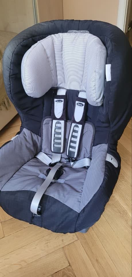 Prodajem dečje auto-sedište Britax Romer 9-18