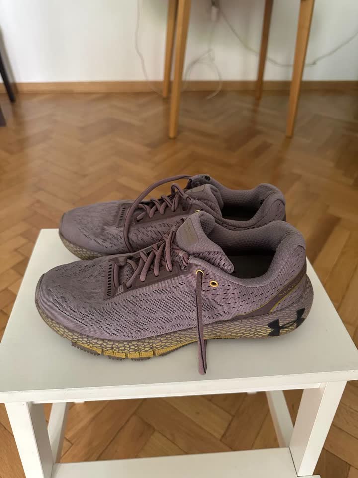 Under Armour HOVR Machina (женская версия)