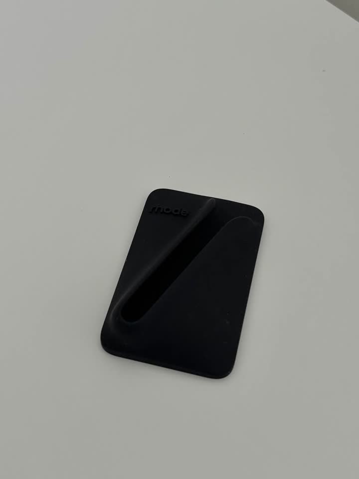Rhode LIP HOLDER WITH MAGSAFE snap-on lip case