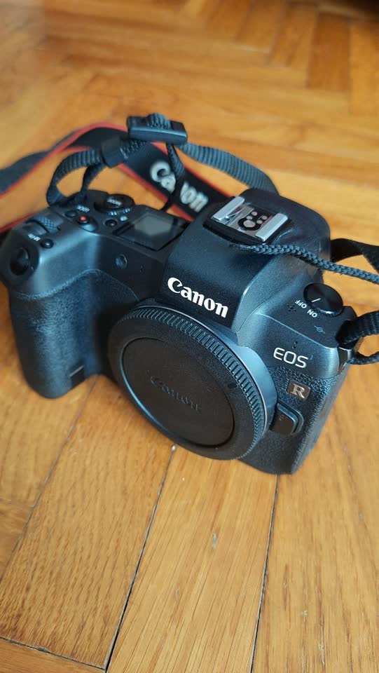 Фотокамера Canon EOS R body
