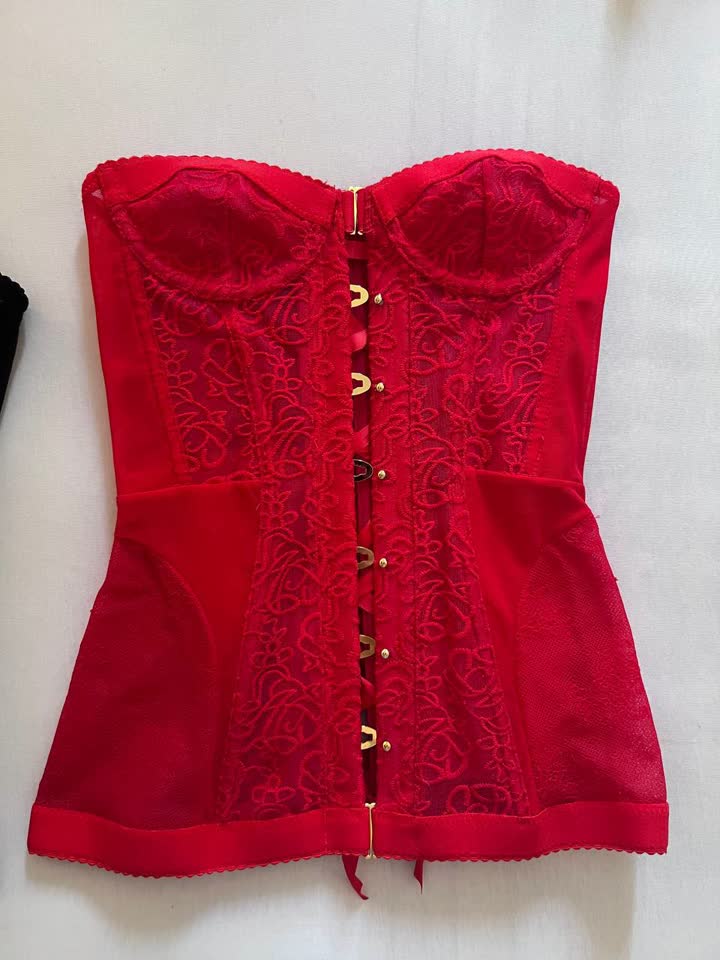 Korsetи u stilu Agent Provocateur, veličine XS-S