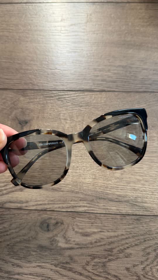 Солнцезащитные очки Armani