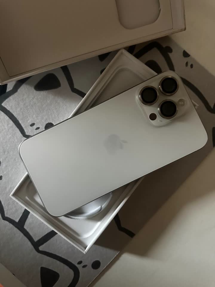 iPhone 15 Pro Max 256GB белый