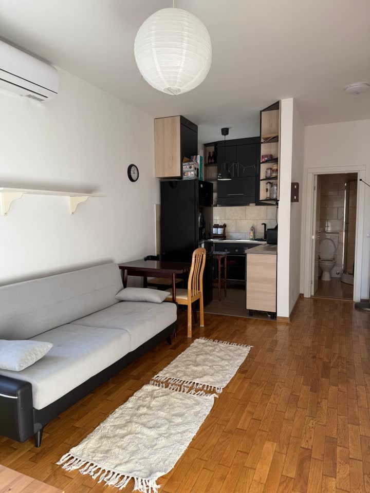 Сдам 1-комнатную квартиру, Земун, 33 м²