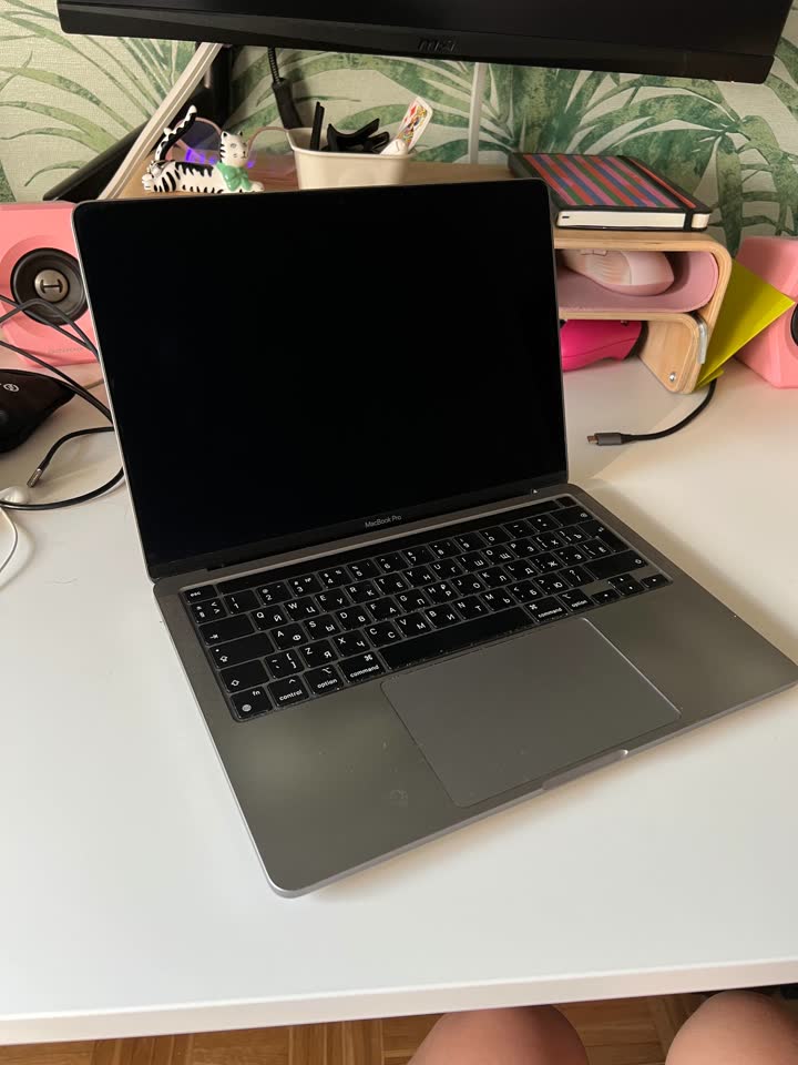 Prodajem Macbook Pro M1 8Gb/256Gb, 13 inča