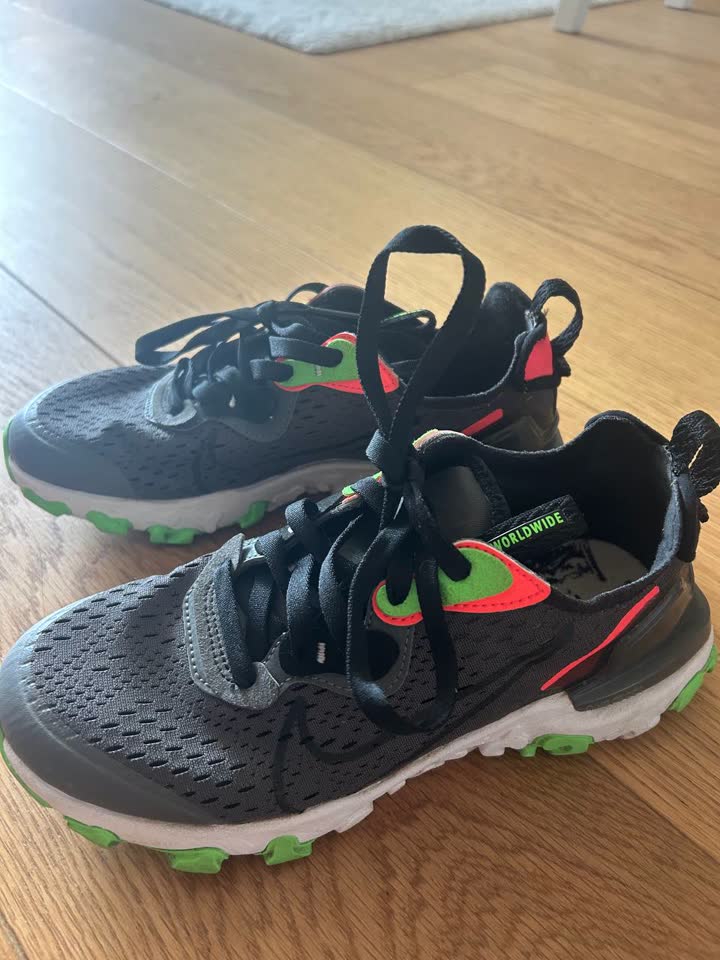 Беговые кроссовки Nike