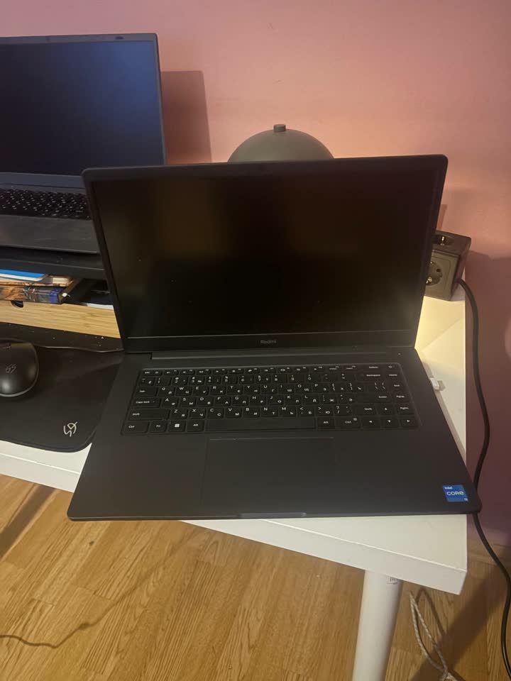 Rezervacija. Redmi laptop za delove