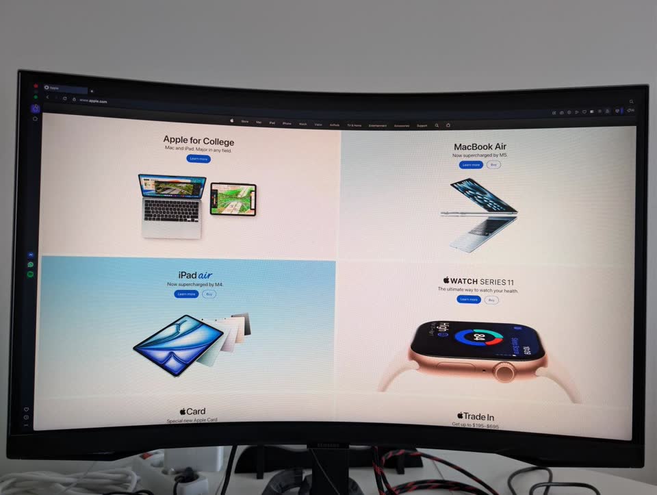 Prodajem gejming monitor Samsung Odyssey G65B 27-inch