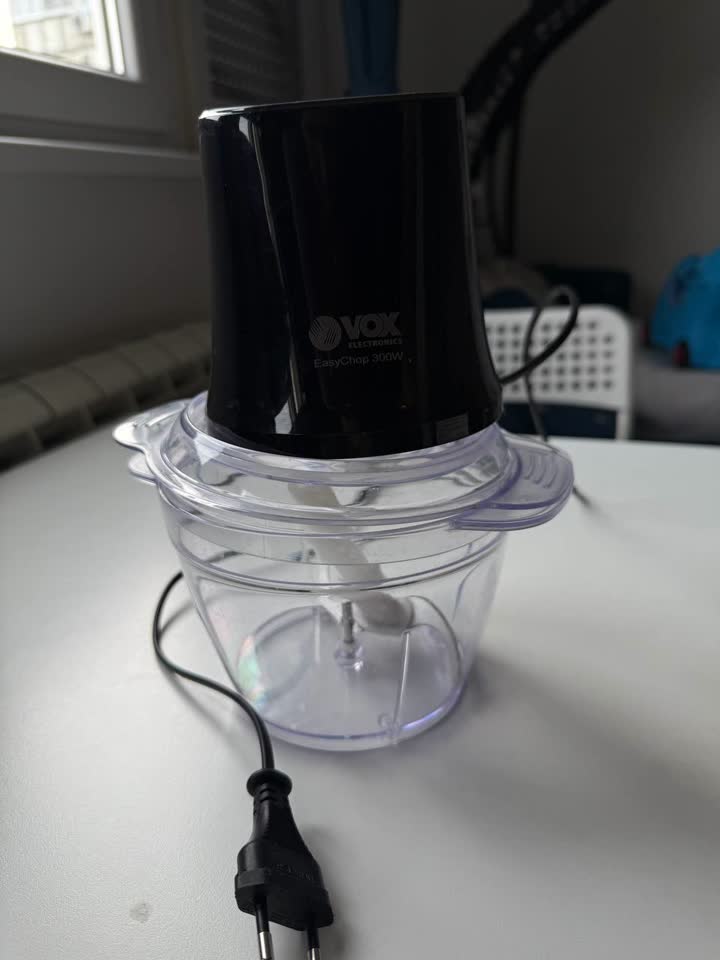 Prodajem električni secko VOX Electronics EasyChop 300W