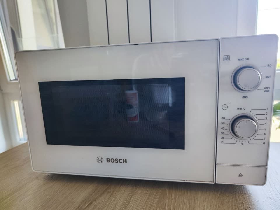 Polovna mikrotalasna Bosch FFL020MW0