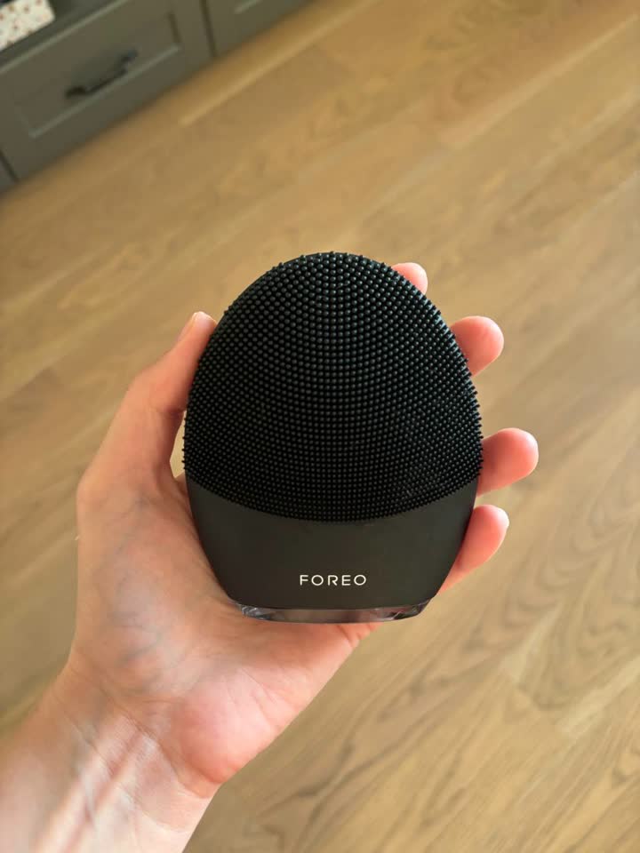 Девайс для очищения и массажа лица FOREO LUNA 3 Black