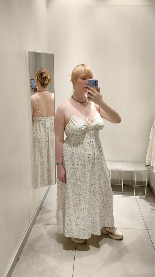 1. Haljina H&M sa cvetićima (sastav: lan, viskoza i pamuk). Veličina L.