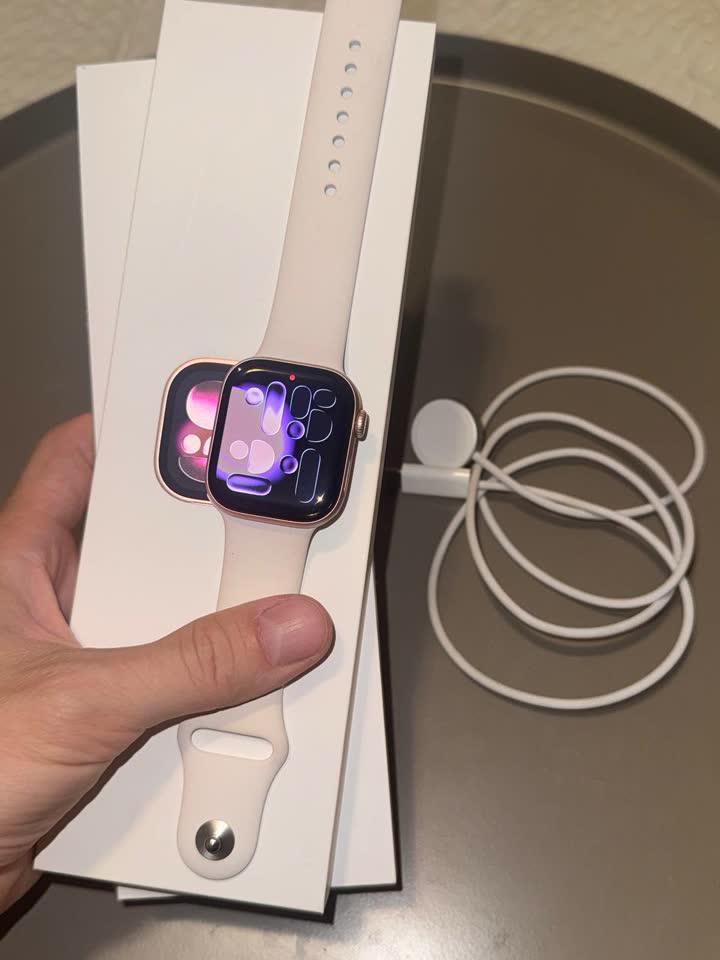 Apple Watch 11 42mm Pink, iPhone 11 Pro Black 64GB