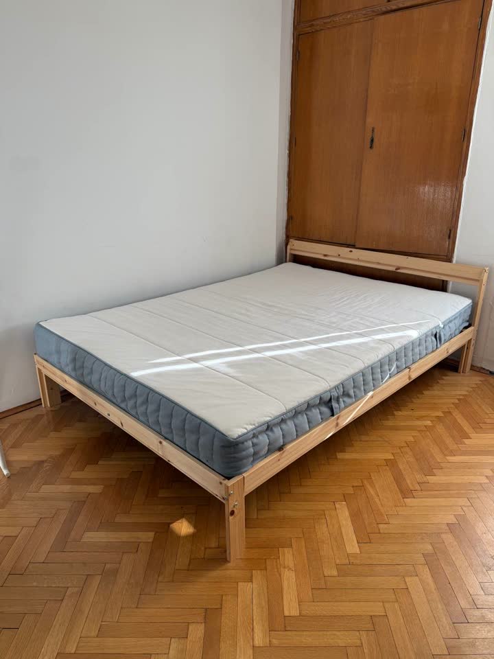 Продам кровать IKEA 140x200 с матрасом Vestmarka