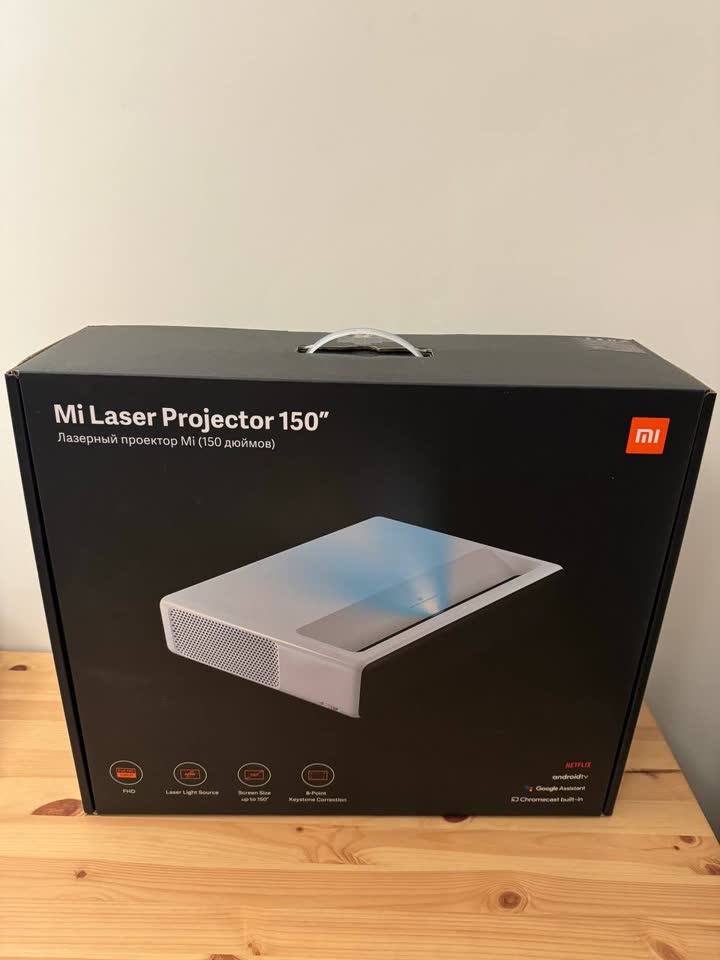Ultraširokokratkoфokusni projektor Mi Laser 150"