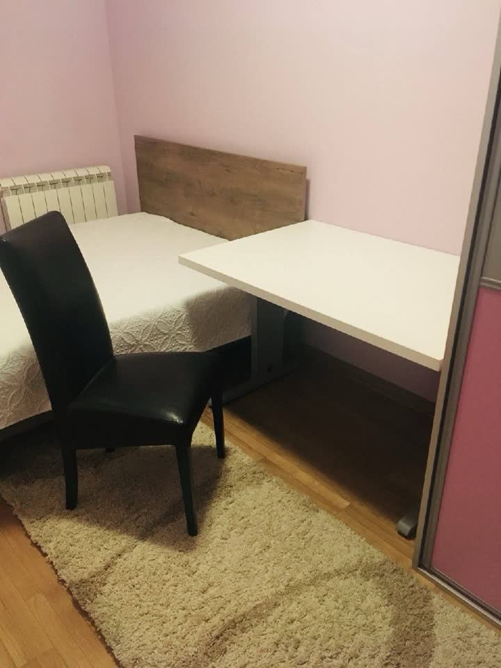 Продаётся рабочий стол 120×80 см