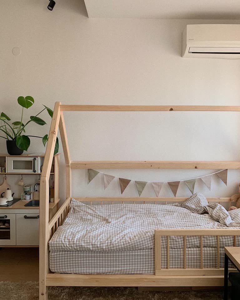 Детская кровать-домик на заказ с матрасом IKEA VESTERÖY