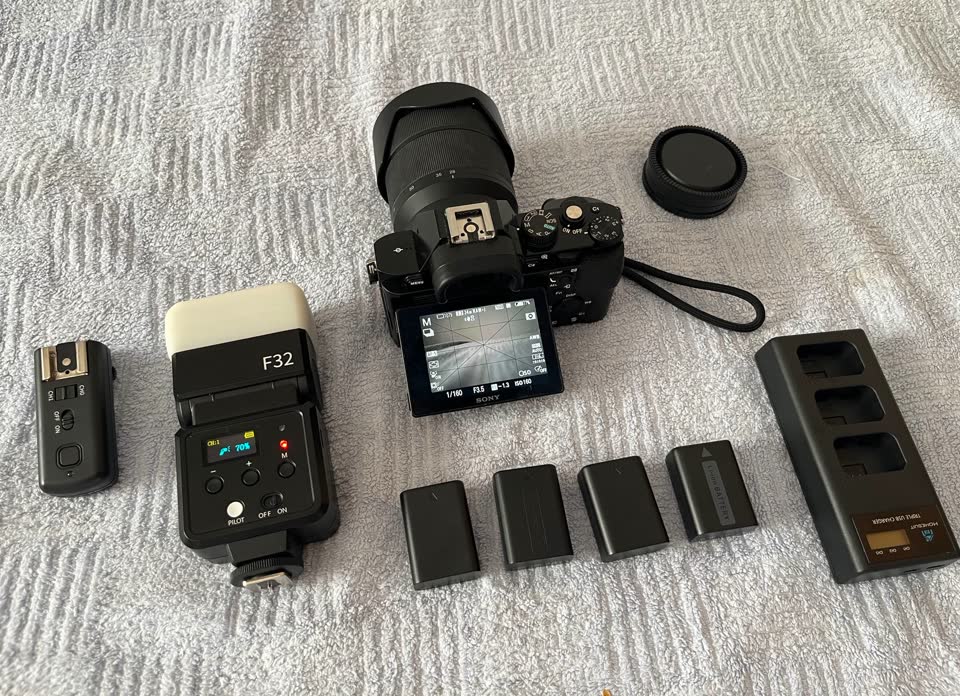 Sony a7 Mark I боди + китовый объектив 28-70mm 3.5-5.6