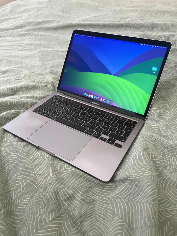 MacBook Pro M1 13” 8GB RAM 512GB SSD Space Gray