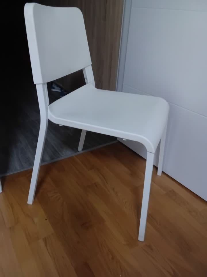 Prodajem 2 stolice IKEA