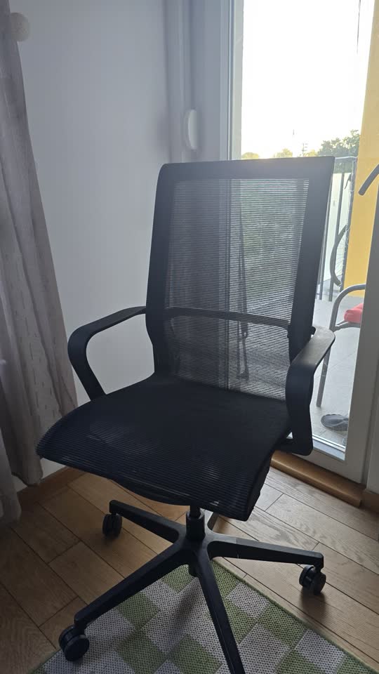 Prodajem stolicu FOLBY