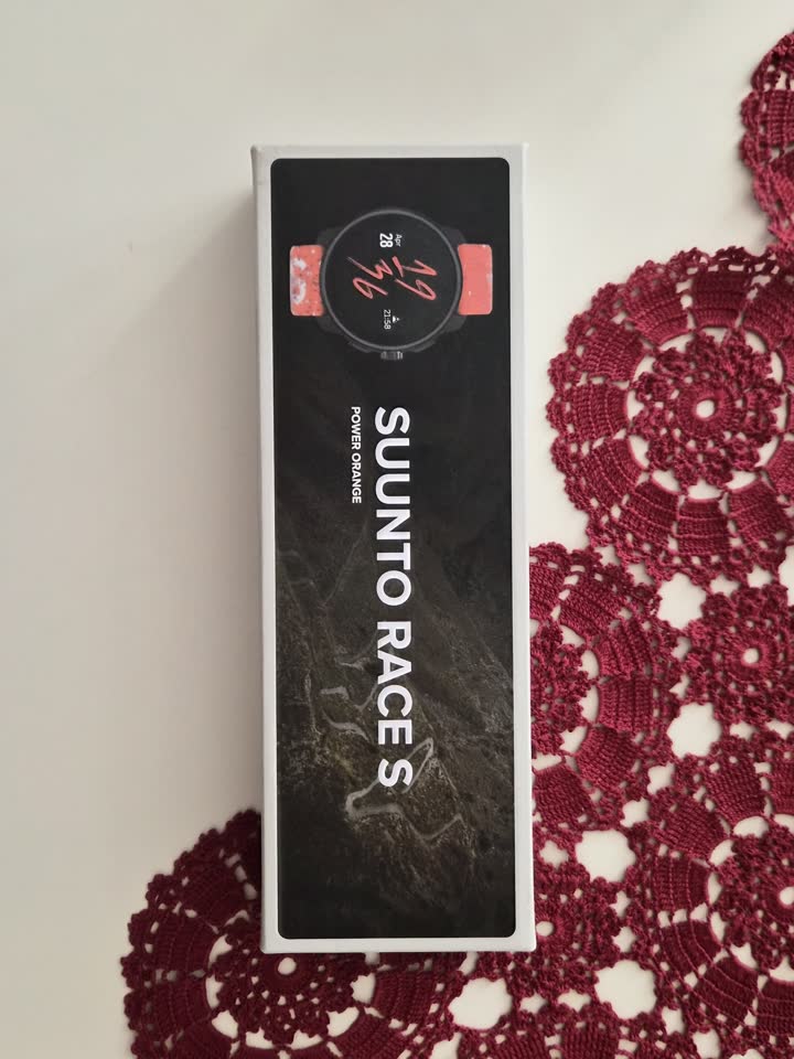 Prodajem nove satove Suunto Race S