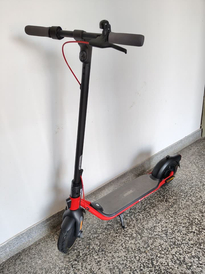 Продам электро самокат Ninebot D38