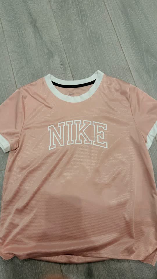 Svetlo-ružičasta ženska majica Nike