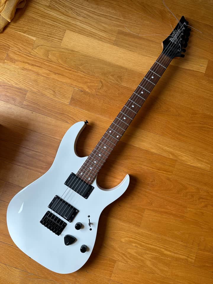 Продаю Ibanez GIO GRGR121EX