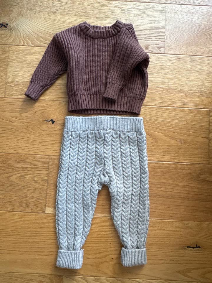 Džemper i pantalone za dete
