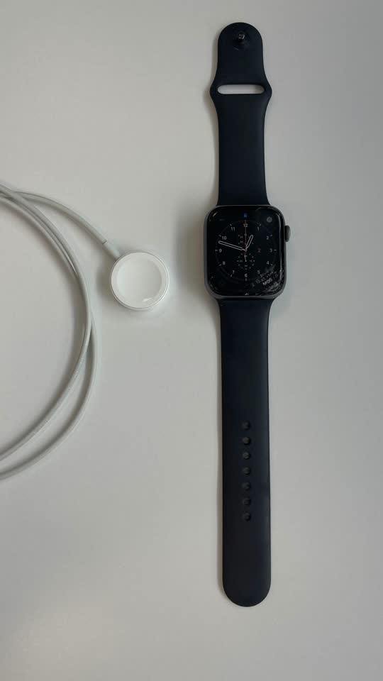 Apple Watch Series 5, 44 mm, aluminijum, GPS