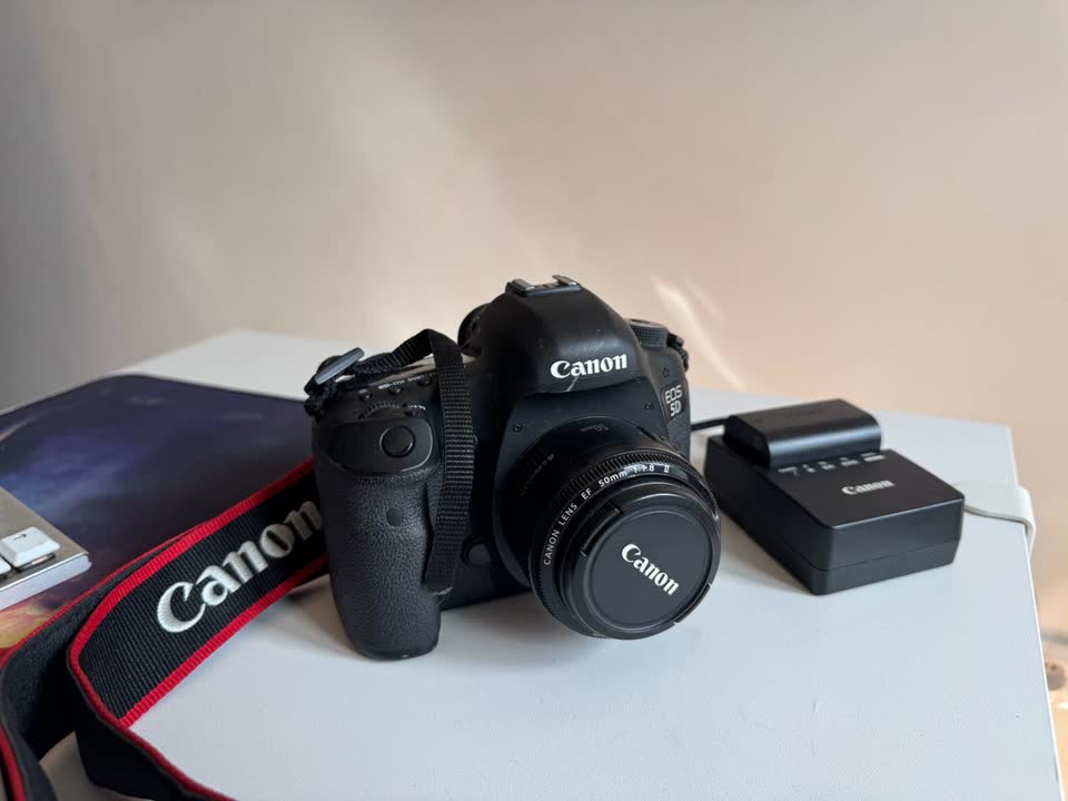 Canon EOS 5D Mark III + Canon EF 50mm f/1.8