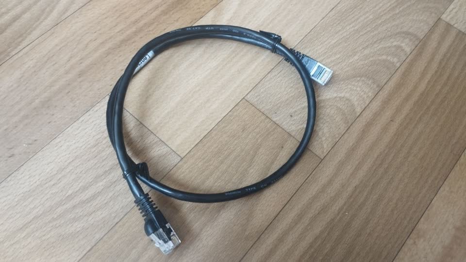Prodajem patch cord Legrand 0.6 m Cat.5e