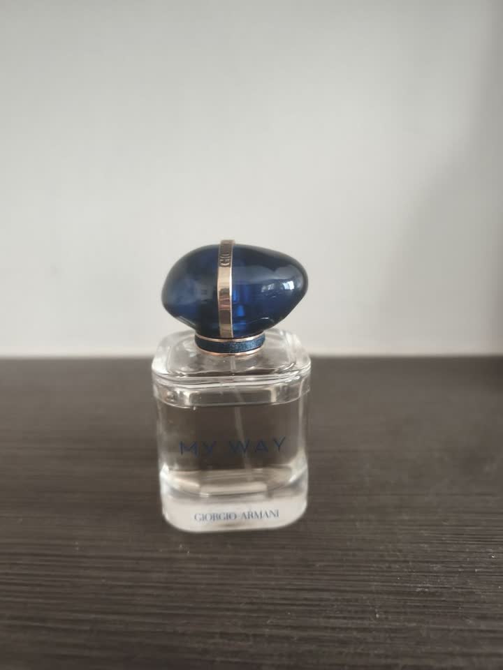 1) Georgio Armani, my way, оригинал, отдам за 1900