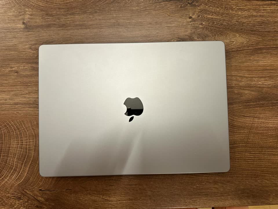 MacBook Pro 16" (2021), iMac 27" Retina 5K (2020)