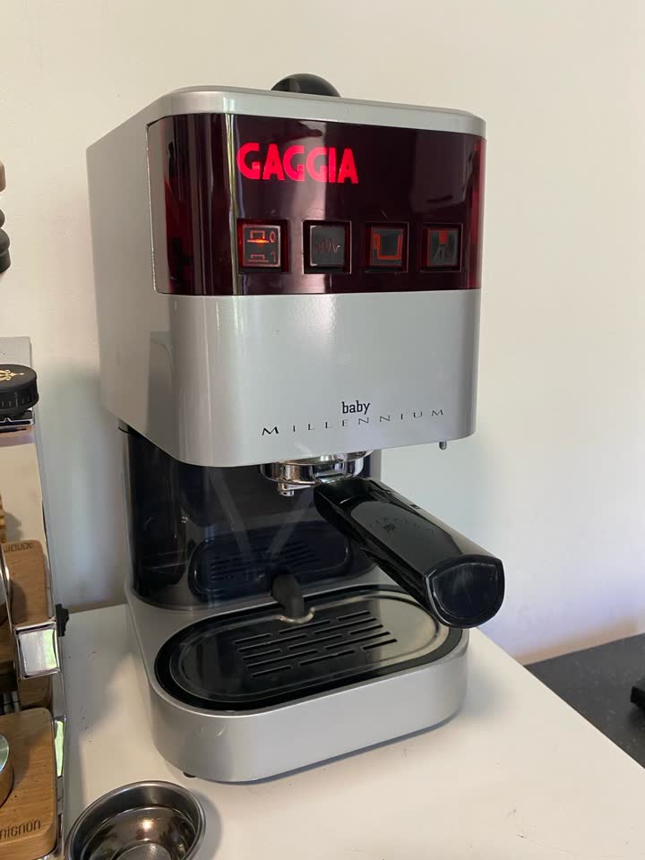 Рожковая эспрессо кофеварка Gaggia Baby Millenium