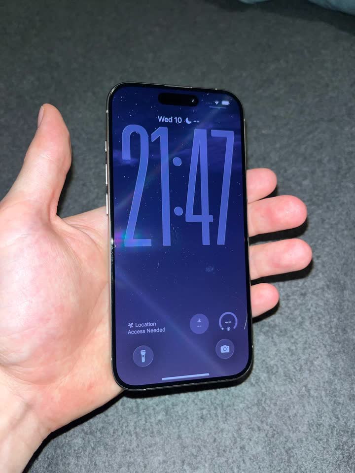 iPhone 15 pro Natural Titanium 128gb