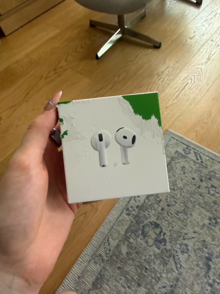 Prodajem AirPods 4, novi, neotvarani.