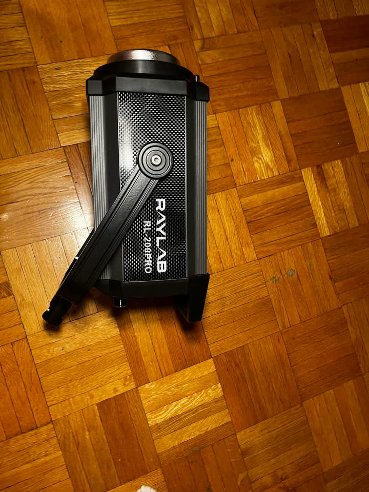 Два источника постоянного света Raylab RL60 и Raylab RL200PRO