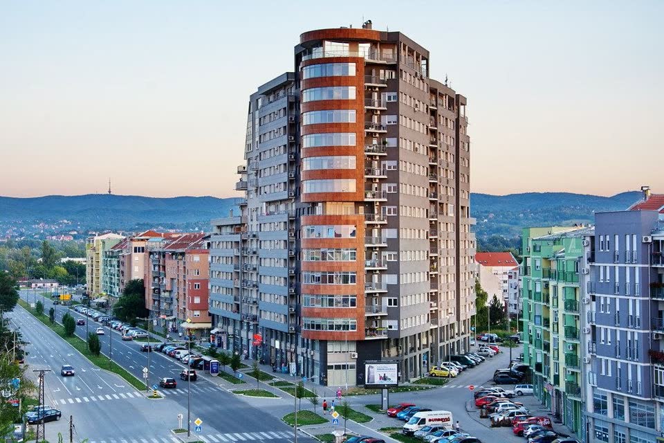 Izdaje se kancelarija u Novom Sadu, Bulevar Evrope, 80 m²