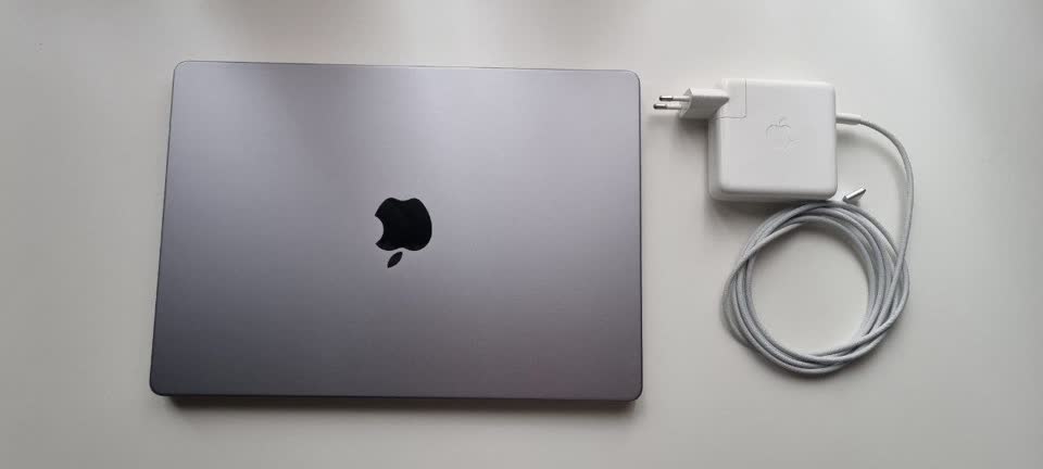 Продам MacBook Pro 14" (2021)