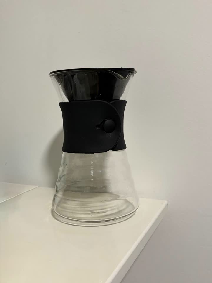 Декантер Hario и гейзерная кофеварка Bialetti