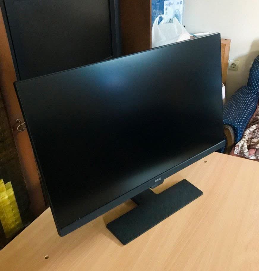 Prodajem monitor BenQ GW2780 27" IPS Full HD sa zidnim VESA nosačem